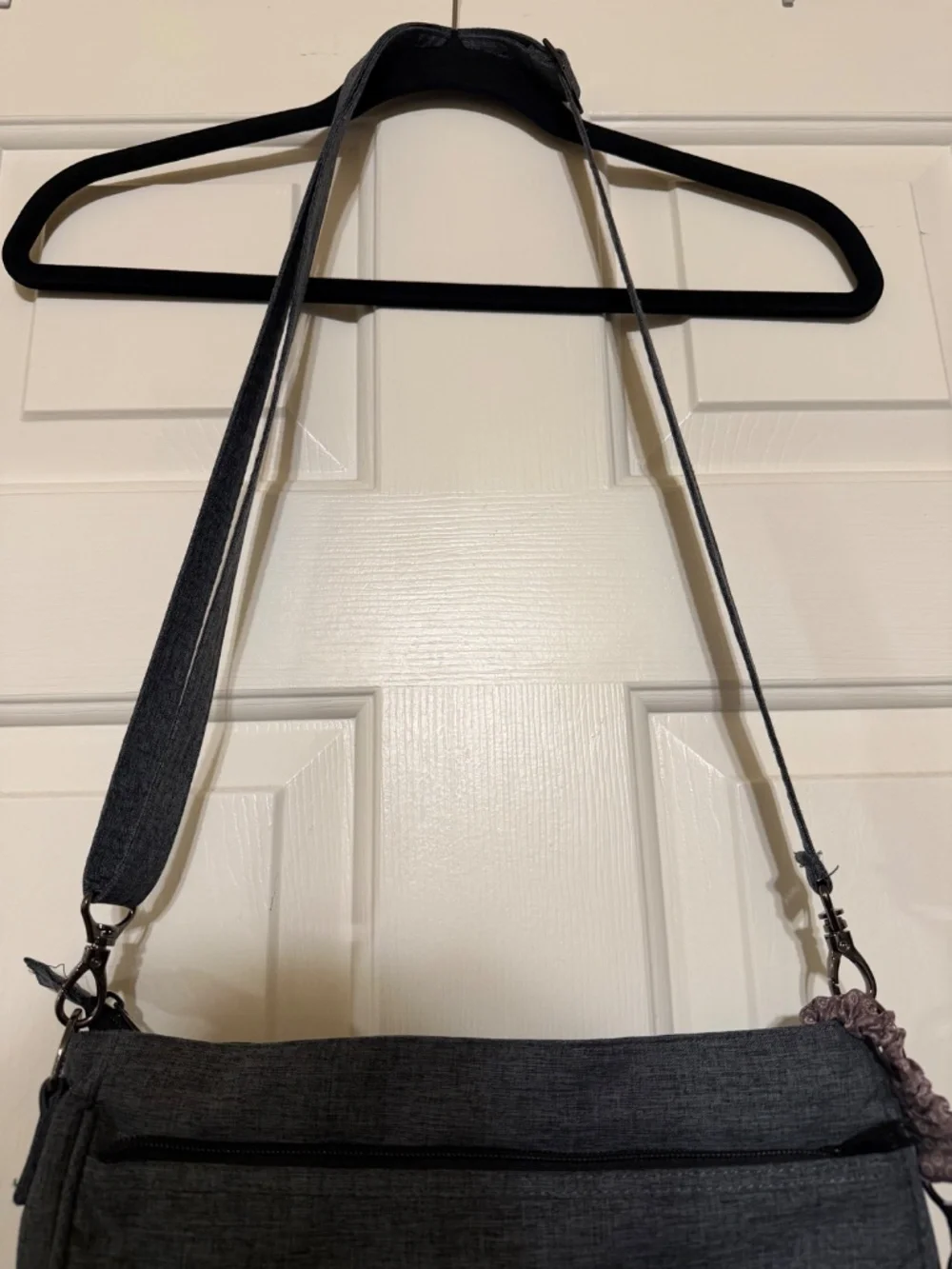 Lug Mambo Gray Crossbody Shoulder RFID Bag w/ Key Holster and Storage EUC